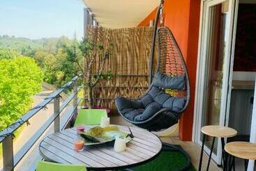 ツーリストアパートメント T2 Avec Grande Terrasse Plongeant Sur Une Forêt
