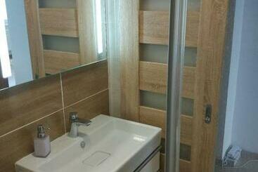 Moderný Apartmán S Krbom A Klimatizáciou