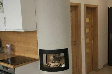 Moderný Apartmán S Krbom A Klimatizáciou