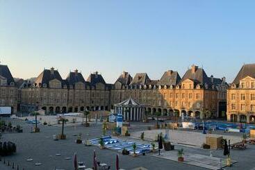 Charleville Mézières: Belle Vue Place Ducale