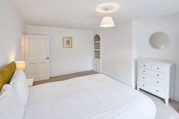 Host & Stay   The Duck Pond