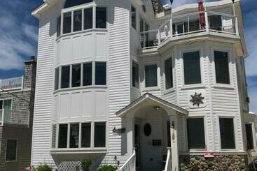 관광객 아파트 Beach House Retreats 6 Just 30 Steps From The Beach With Rooftop Hot Tub And Gourmet Kitchen