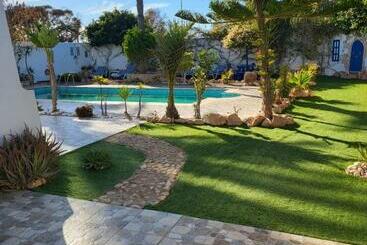 Au Jardin D’aghir: Villa Arborée, Avec Piscine Privée Sans Vis à Vis!