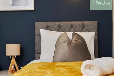 Beautiful Four Bed House By Purestay Short Lets & Serviced Accommodation Coventry With Parking