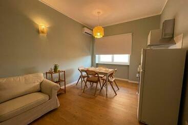 Cozy Apartments By Maura