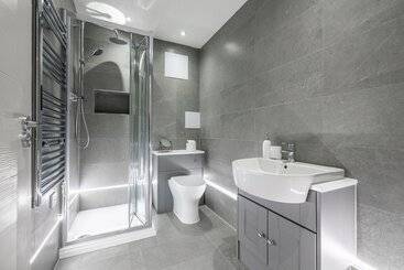 Stunning 2 Bed Apartment In Camberley