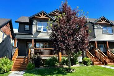 游客公寓 Perfect Base Invermere 3bd Townhouse Mt Views With Garage