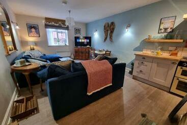 Stunning Luxury Vintage Duplex With Parking
