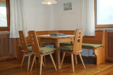Жильё для туристов Waalhof Ferienwohnung Apfelblüte