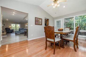 18440   14 Guindola Way