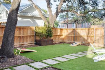 Ramsey By Avantstay Modern Character Home In Austin W/ Pool!