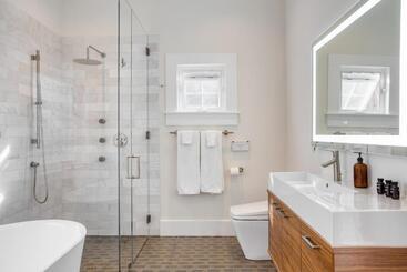 Ramsey By Avantstay Modern Character Home In Austin W/ Pool!