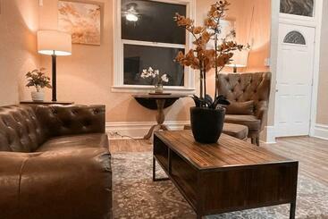 Wonderful Property In The Heart Of Oakland!