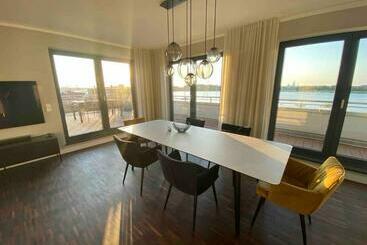 Exklusive Penthouse Wohnung Im Herzen Rostocks