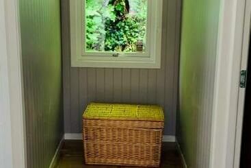 Renovated Sea Facing Cottage On The Eidanger Fjord