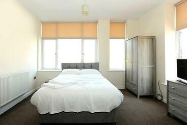 هتل Apartment In Central Halifax