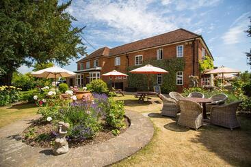 هتل Bedford Arms