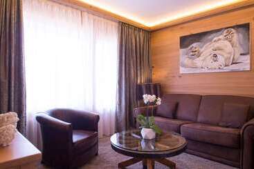 هتل Chalethôtel Neige Et Roc, The Originals Relais