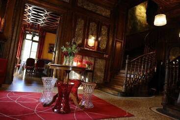هتل Château Clément   Teritoria