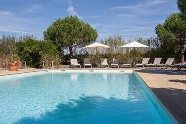 éco Domaine La Fontaine Hotel Spa & Résidence