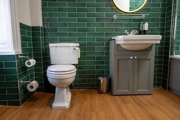 هتل Himley House By Chef & Brewer Collection