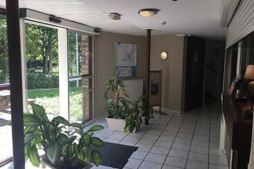 هتل Hôtel Amarante Besançon Micropolis