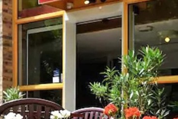 هتل Hôtel Amarante Besançon Micropolis