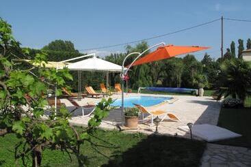 هتل L étape Provencale