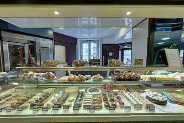 Logis Hotel De Paris