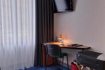 Logis Hotel De Paris