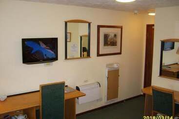 هتل Redwings Lodge Sawtry Huntingdon