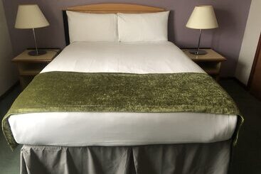 هتل Redwings Lodge Sawtry Huntingdon