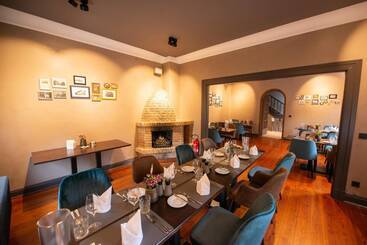 호텔 & Restaurant Alte Schule