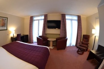 هتل Savoy Hôtel Evian