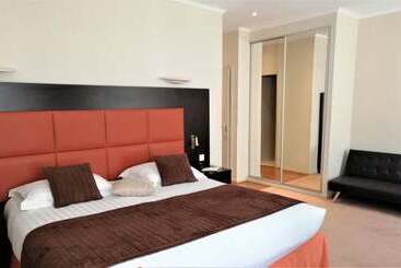 هتل Savoy Hôtel Evian