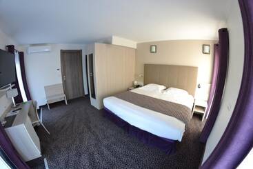 هتل Savoy Hôtel Evian