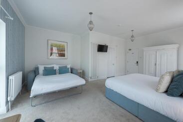 Somerset House Boutique Hotel And Restaurant
