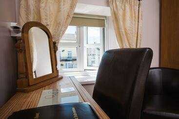 هتل The Coach House