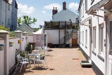 هتل The Coach House
