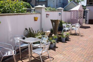 هتل The Coach House