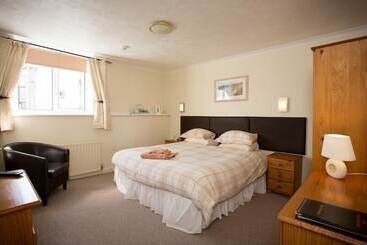 هتل The Coach House