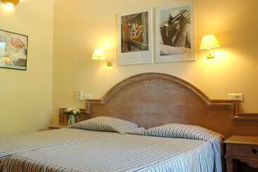 هتل Vacances Bleues Hôtel Castel Luberon