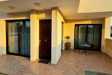 Pylaapts Apartments Near The Beach