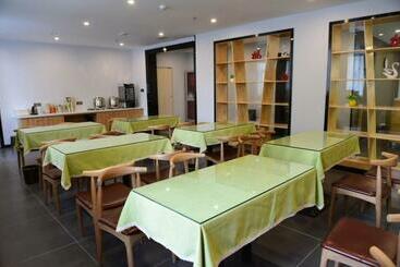 هتل 7days Premium Luoyang Peony Park Shanghai Market Branch
