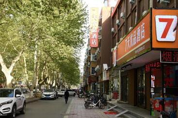 هتل 7days Premium Luoyang Peony Park Shanghai Market Branch