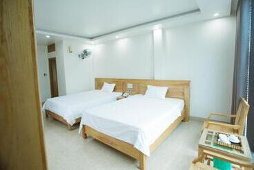 هتل Khách Sạn Tân Trang