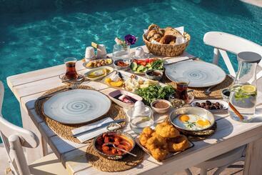 تختخواب و صبحانه Armel Alaçatı Konaklama