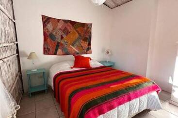 تختخواب و صبحانه Eco Hostel Lo De Lola