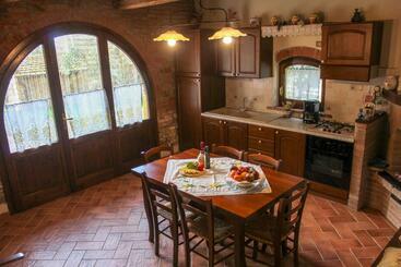 هتل Appartamento Arco 100mq In Agriturismo