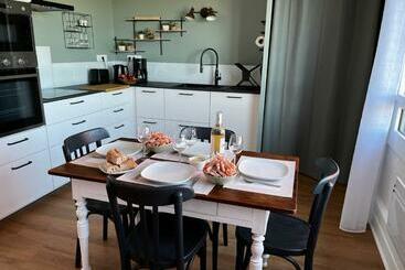 شقق خاصة سياحية Lostendro, Appartements Vue Port